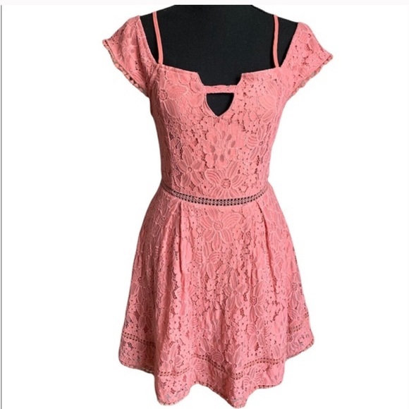Francesca's Collections Dresses & Skirts - Francesca's Lace Cold Shoulder Pink Mini Dress